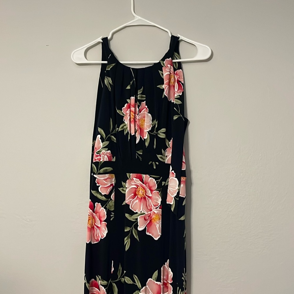 Long dress , size 8 , wore 3 times for weddings. So soft and nice
